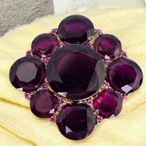 Liz Claiborne Vintage 1999 Purple & Gold Brooch. Add It To Your Collection! 💜